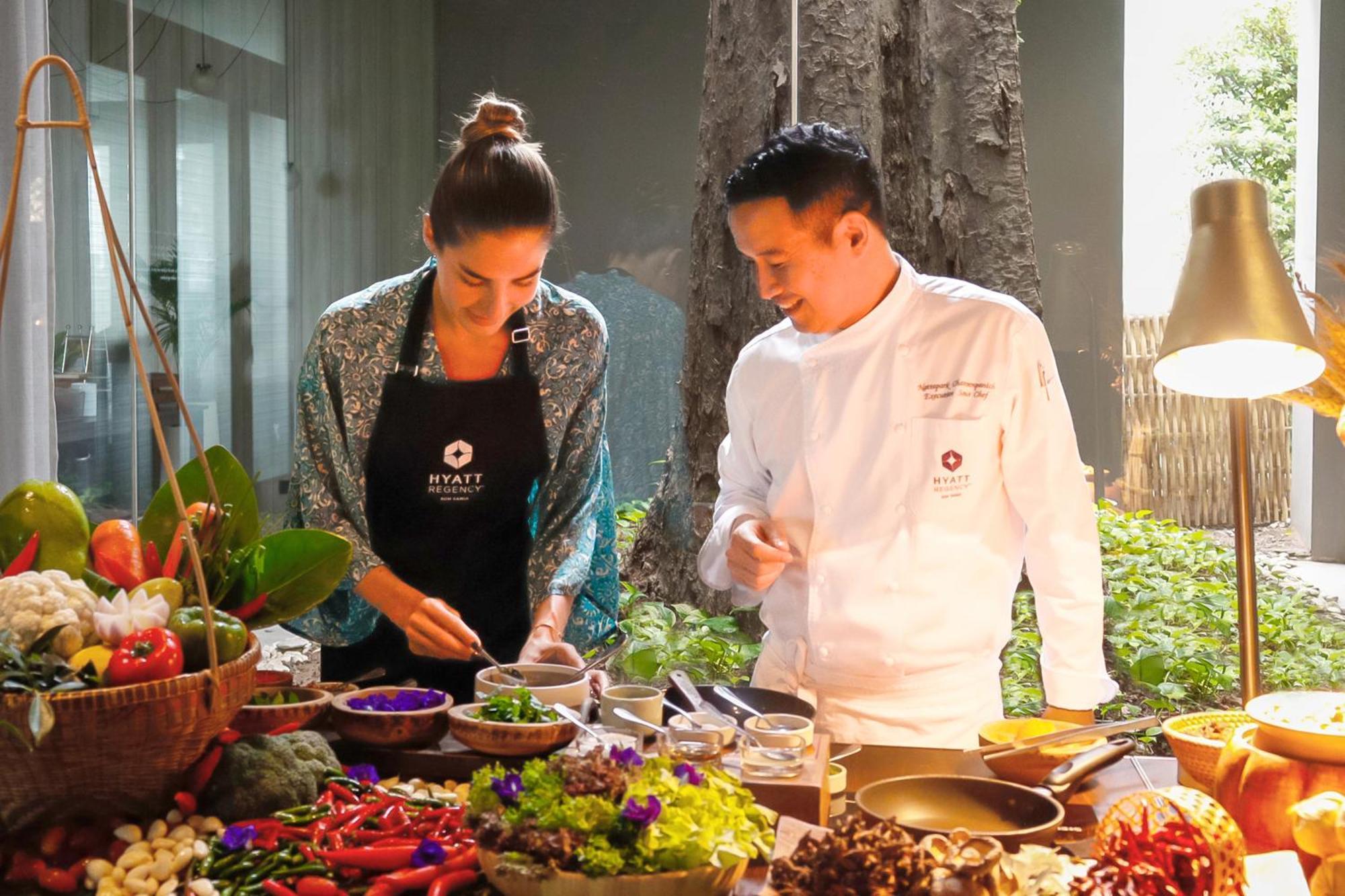 Hyatt Regency Koh Samui Otel Chaweng Plajı Dış mekan fotoğraf Chef and his sous-chef